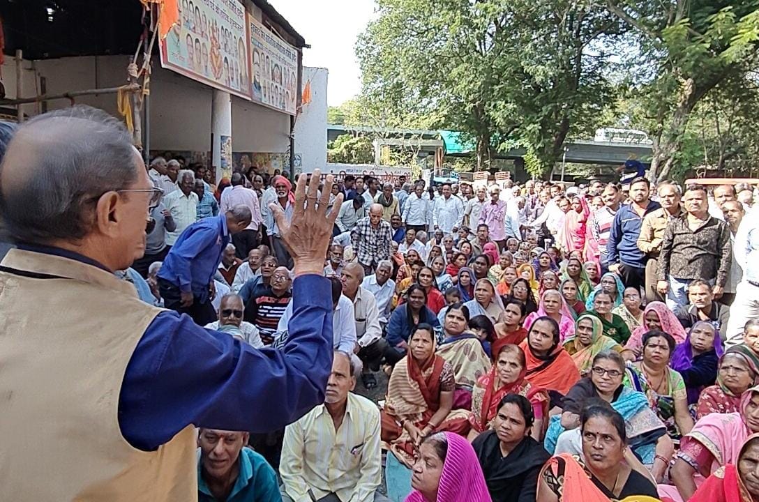 Indore: Hukamchand Mill was closed 32 years ago on 12th December, but the workers did not accept defeat.