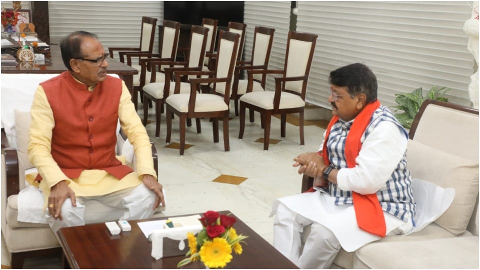 MP New CM Kailash Vijayvargiya met CM Shivraj Singh legislature party meeting tomorrow