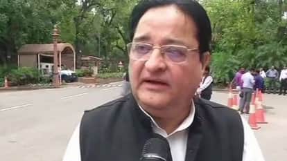 मुरादाबाद सांसद एसटी हसन