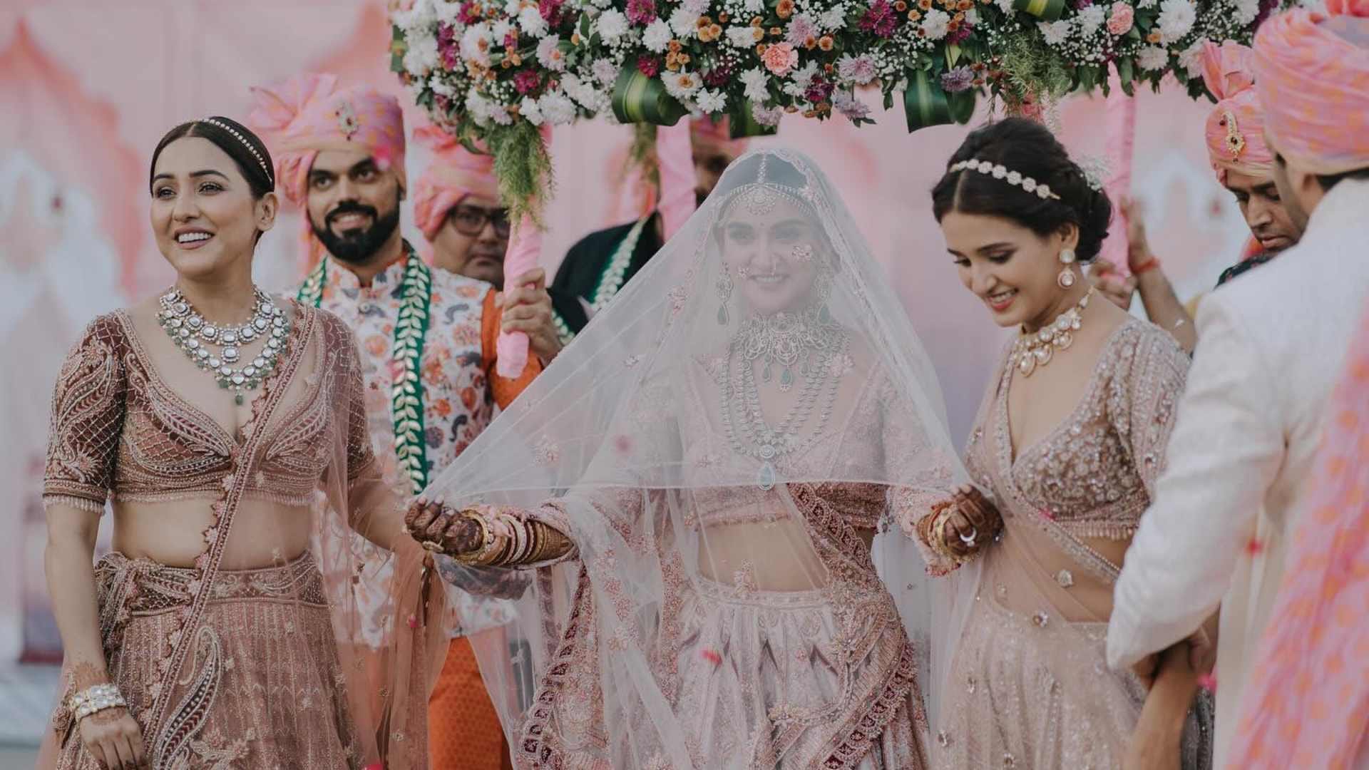 Mukti Mohan Kunal Thakur wedding pictures viral on social media Fans and stars also congratulated see photos