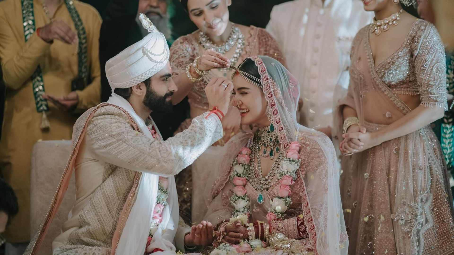 Mukti Mohan Kunal Thakur wedding pictures viral on social media Fans and stars also congratulated see photos