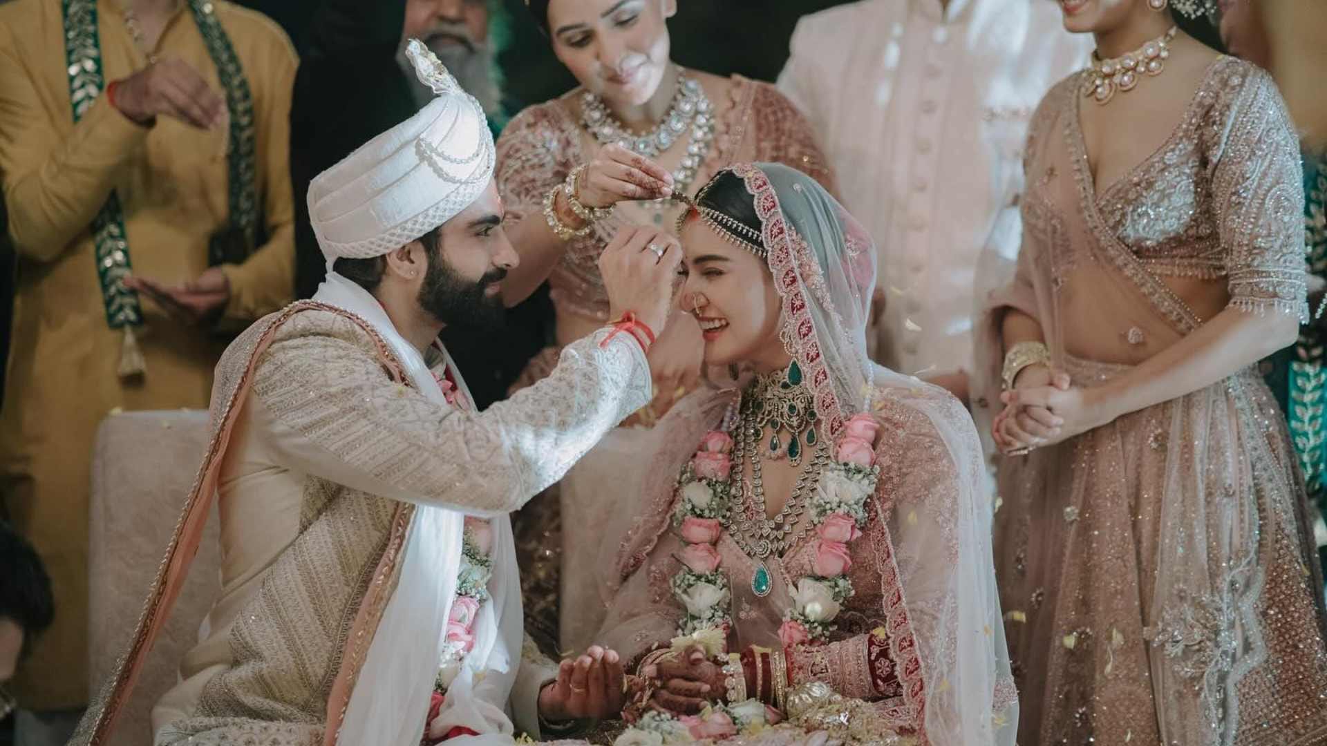 Mukti Mohan Kunal Thakur wedding pictures viral on social media Fans and stars also congratulated see photos