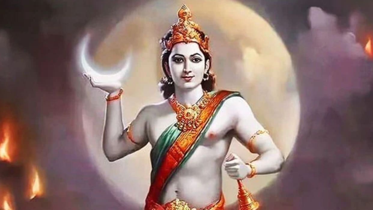 Why does moon wax and wane every month, mythology of angry Daksha cursed Chandra