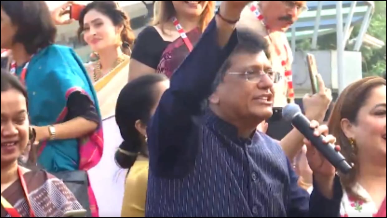Union Ministe Piyush Goyal flags off 'One Bharat Sari Walkathon' in Mumbai follows social media trend