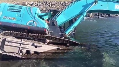Reasi: Three people died due to drowning in Ans drain had arrived late night with a machine for illegal mining