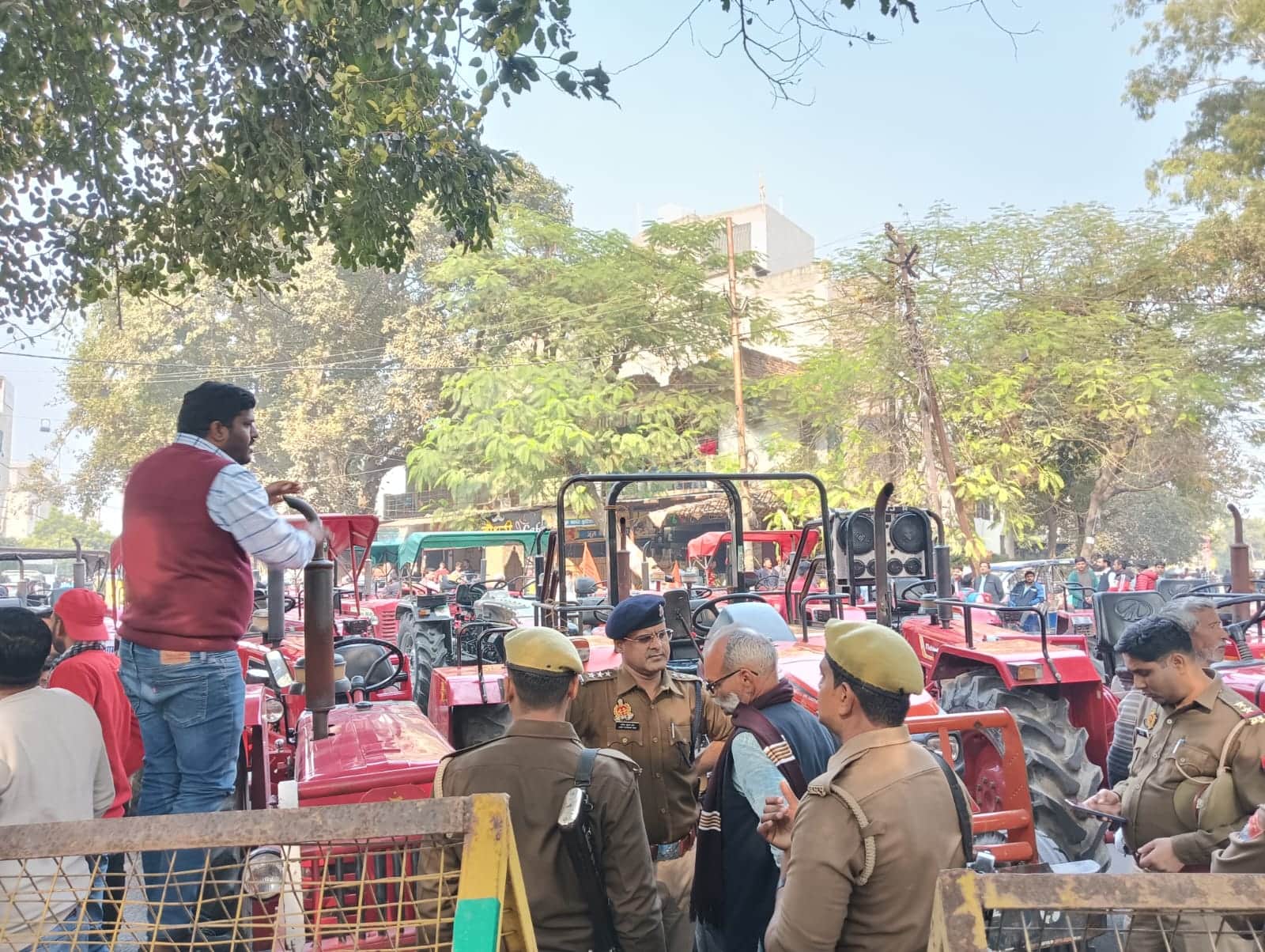 Nutima controversy: Tractor-trolleys going to Atul Pradhan Panchayat stopped, supporters rucks