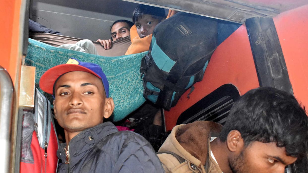 crowd of passengers not decreasing at Gorakhpur station