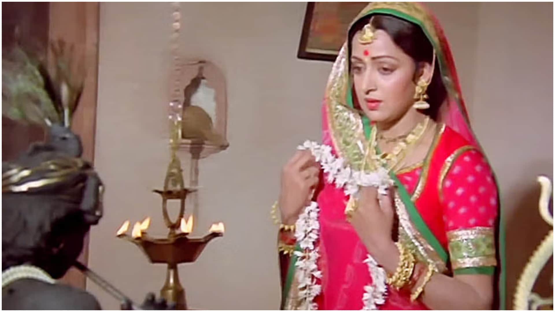 MONDAY FLASHBACK: When Hema Malini agreed to work in Meera directed by Gulzar without fees for this reason