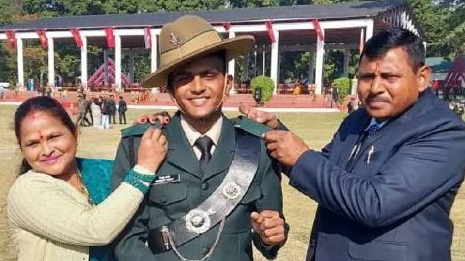 Himanshu Pandey of Haldwani became Lieutenant in Indian Army