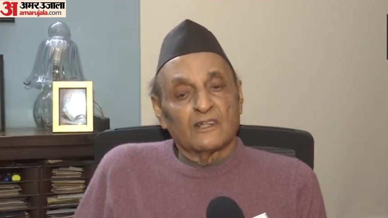 Supreme Court Article 370 Jammu and Kashmir senior Congress leader and Maharaja Hari Singh son Karan Singh