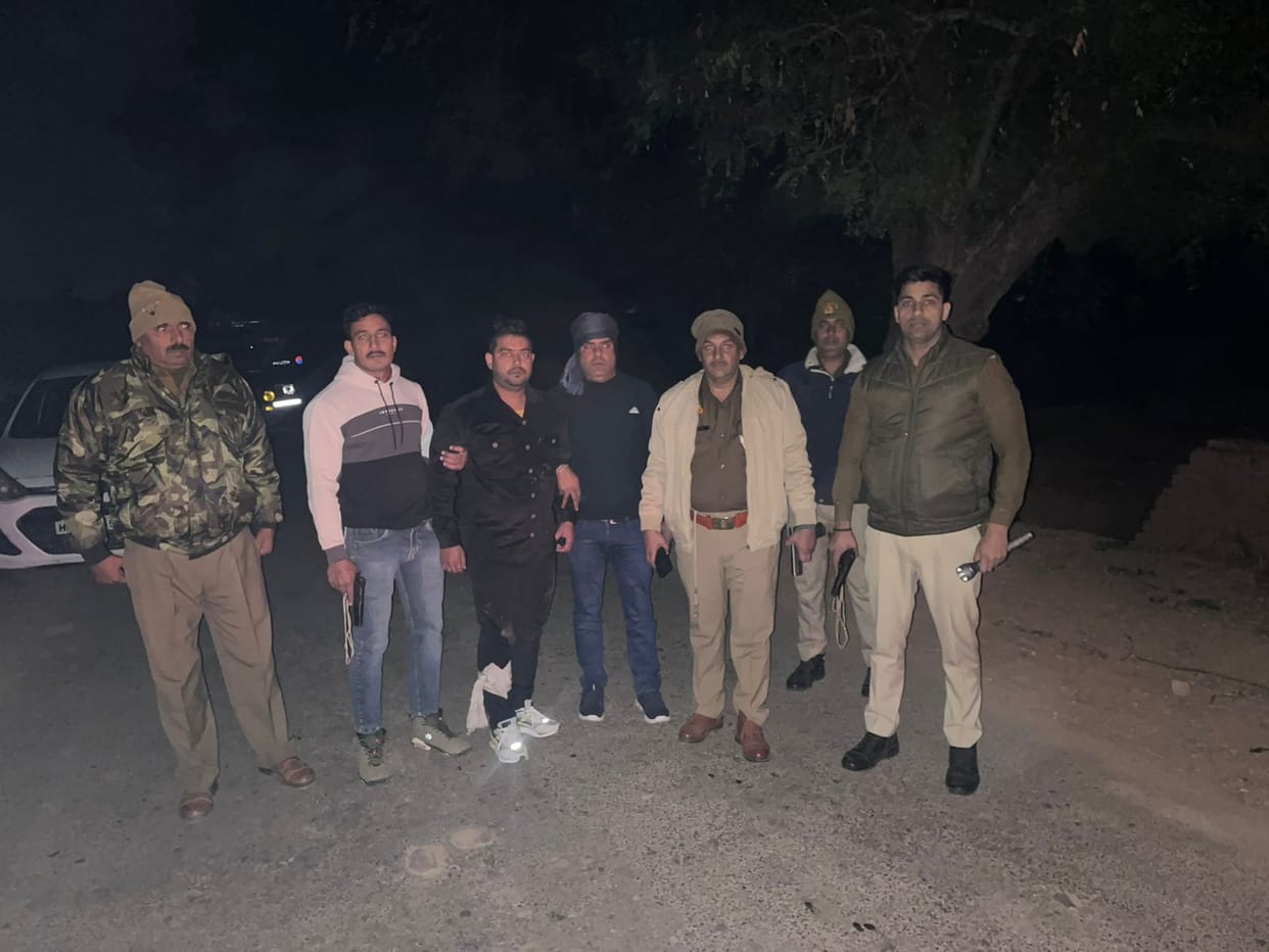 Baghpat: A criminal carrying a reward of Rs fifteen got injured after being shot in a police encounter