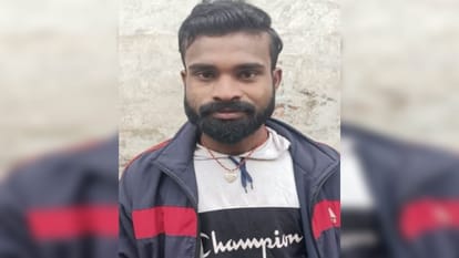 Bihar: बाइक की आमने-सामने टक्कर में घायल युवक की इलाज के दौरान गोरखपुर में मौत; परिवार पर टूटा दुख का पहाड़ Youth injured in head on collision between bike in Bettiah dies during treatment in Gorakhpur