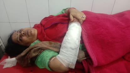 School manager and his wife shot in Rampur