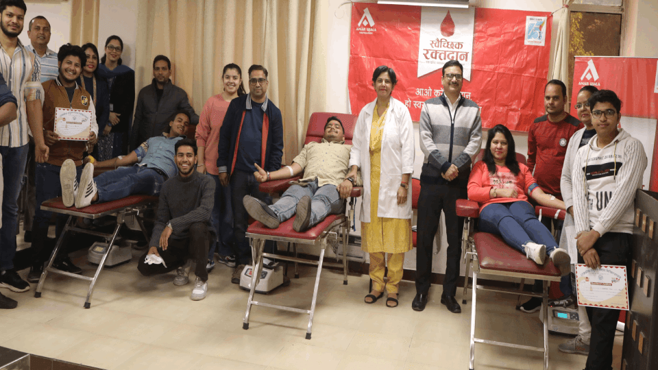 Youth donated blood in Amar Ujala Foundation camp