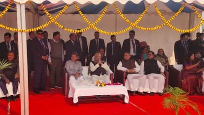 Bihar: CM नीतीश ने केसरिया के बौद्ध स्तूप में बने अतिथि गृह का किया उद्घाटन; मीडिया से बनाई दूरी Bihar: CM Nitish inaugurated guest house built in Buddhist stupa of Kesariya in Motihari
