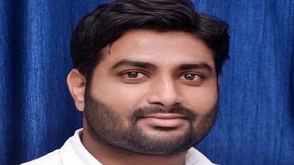 Bareilly News: अटल सेतु पर तेज रफ्तार वाहन ने बुलेट को मारी टक्कर, युवा कारोबारी की मौत Young businessman dies in road accident in Bareilly