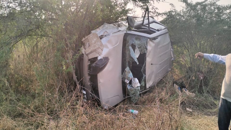 out of control car fell into ditch after burst tire One dead and five injured