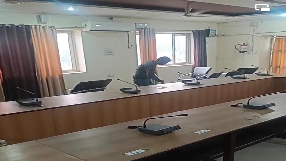 Deputy Prime Minister faction held secret meeting in Fatehabad, Preparations to surround city council chief