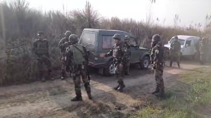जम्मू: पलांवाला में LoC के पास ड्रोन देखे जाने की सूचना, पुलिस और सेना ने चलाया तलाशी अभियान Army and Police launch joint search operation in Jammu Pallanwala in Drone Dropping Case