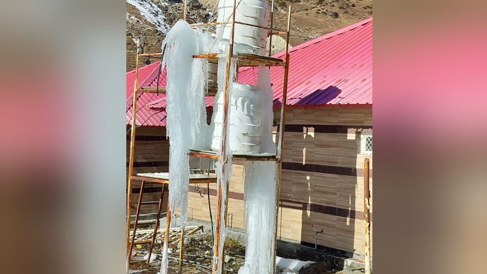 Uttarakhand Weather Heavy snowfall in Auli Harshil and kedarnath badrinath Hilly area Photos
