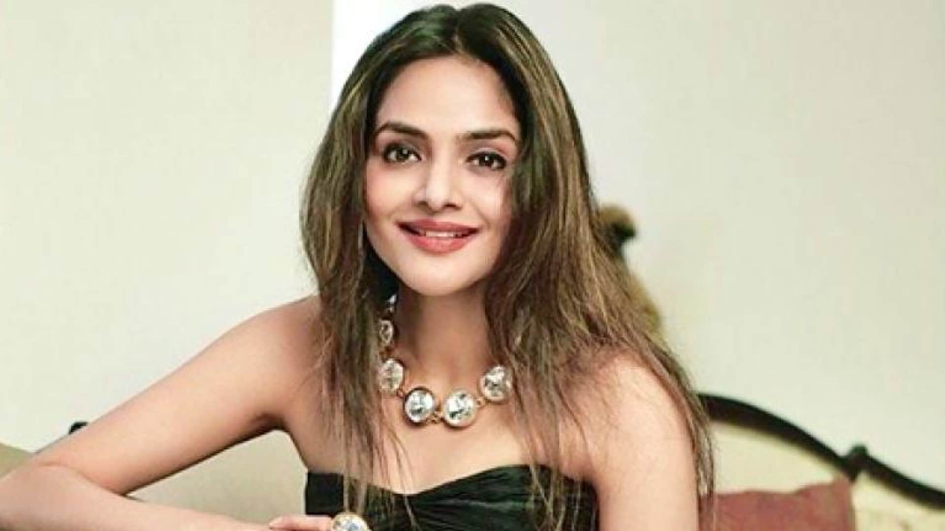 Madhoo remembers Phool Aur Kaante Film release and share bond with co star Ajay Devgn know her statement