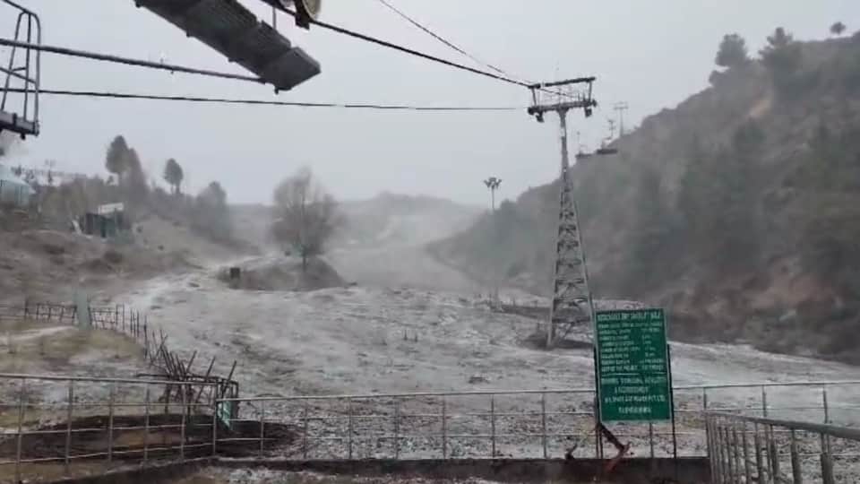 Uttarakhand weather Hotels Booking Starts Christmas and New Year In Auli After snowfall