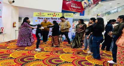 पेंटिंग कर एड्स के प्रति किया गया जागरूक