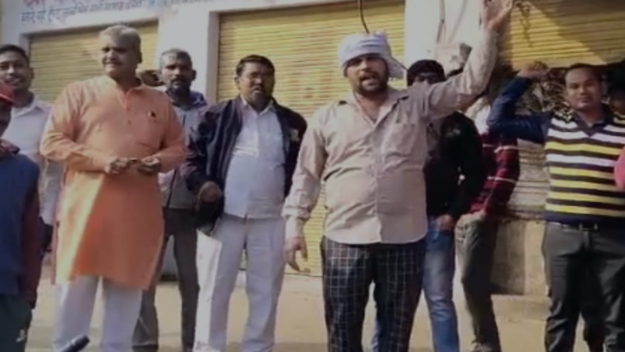 Rajashan News: Unknown thieves stole oil barrels and mustard sacks from oil mill,  Traders raised slogans
