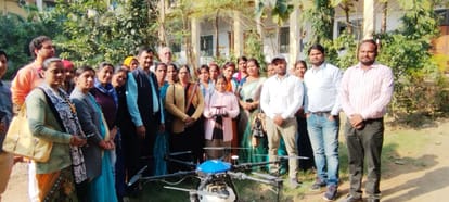 हौसलों को मिलेगी उड़ान: देश में पहली बार महिलाएं चलाएंगी ड्रोन, बनारस की हुनरमंदों को मिलेगी खास पहचान Women will operate drones for first time in india after taking training from National Rural Livelihood Mission