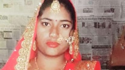 Woman dead body found hanging in-laws accused of murder in Pilibhit