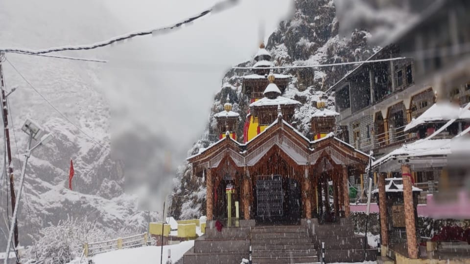 Uttarakhand Weather Heavy snowfall in Auli Harshil and kedarnath badrinath Hilly area Photos