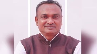Gujarat: आम आदमी पार्टी को झटका, विधायक भूपेंद्र भयानी ने दिया इस्तीफा; भाजपा में होंगे शामिल Gujarat AAP MLA Bhupendra Bhayani resigns, says will soon join BJP