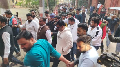 Bihar News : Bhojpuri star Pawan Singh reached Arrah Civil Court, accused his wife; divorce case, bhojpur
