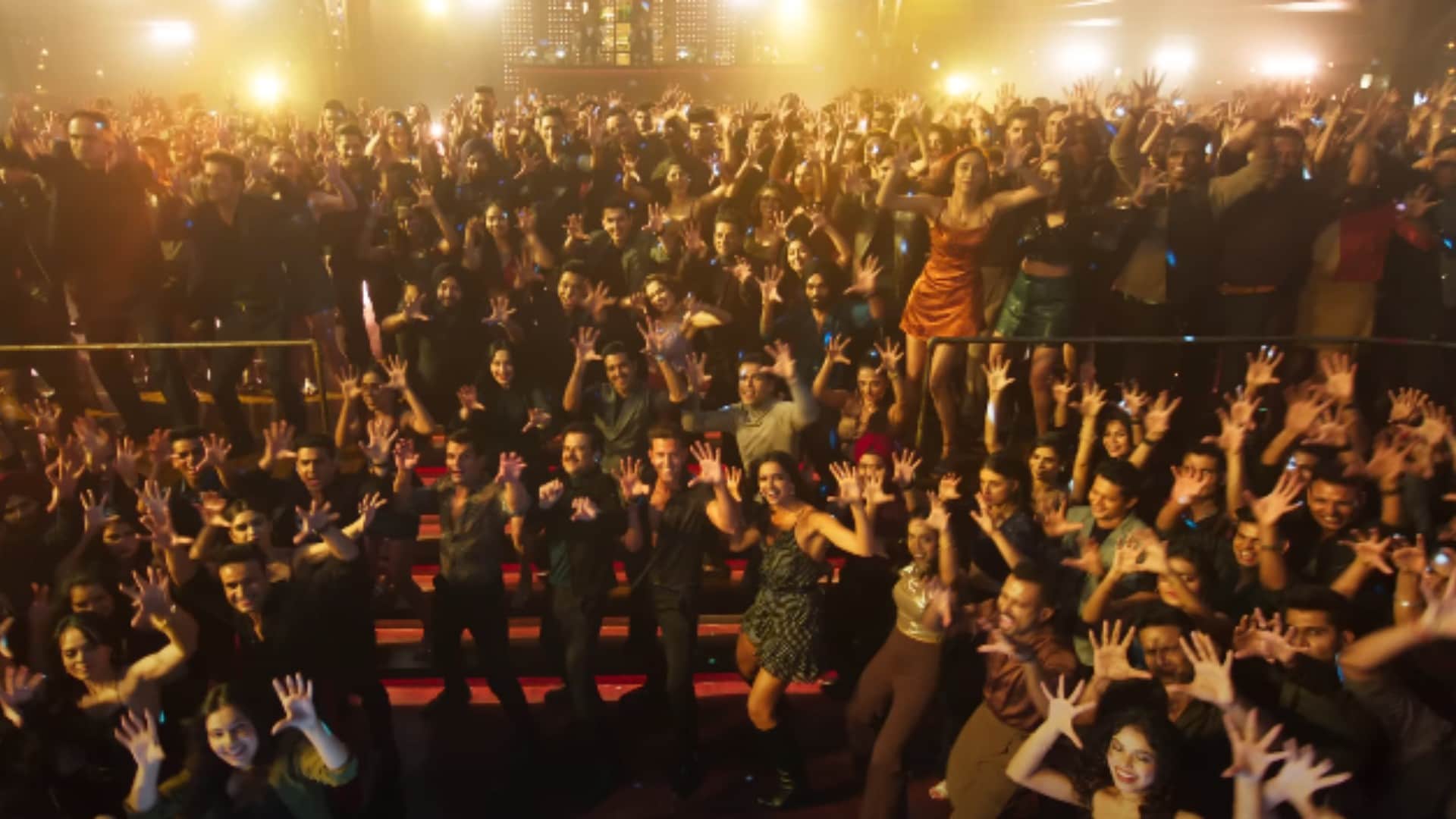 Fighter first song sher khul gaye released hrithik roshan and deepika padukone set fire on party dance floor