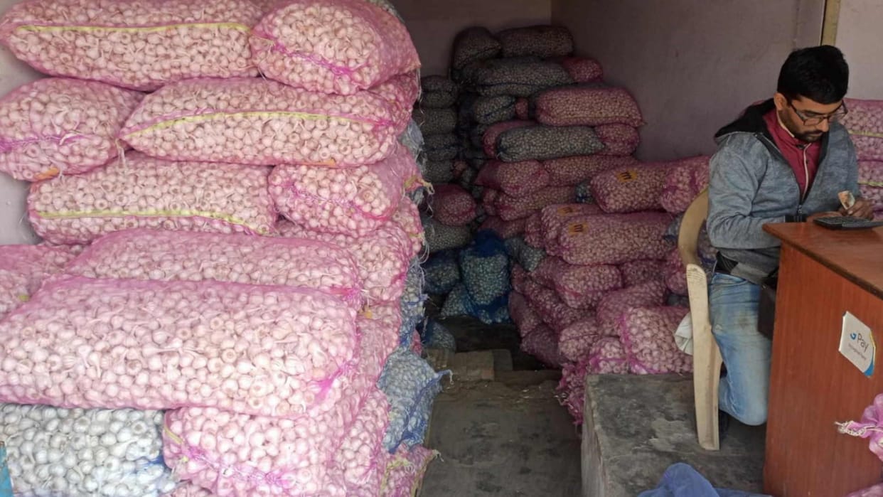 Garlic spoiled the taste, prices crossed