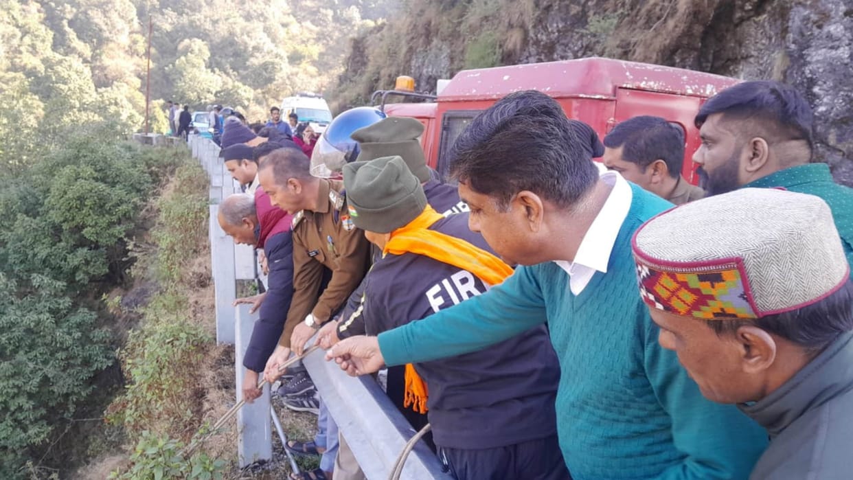 Mussoorie Accident One person dies after falling into a deep gorge near Jharipani
