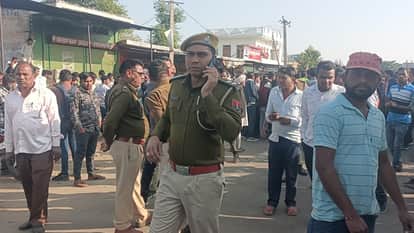 मौके पर मौजूद पुलिस प्रशासन