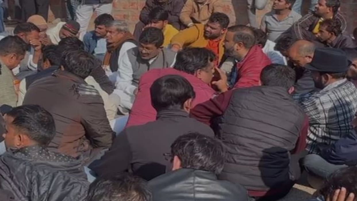 gogamedi case: After the death of Ajit singh, family members sat on strike, demanded financial security