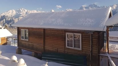 Snowfall in Char Dham Badrinath Kedarnath Hemkund Valley of Flowers and Auli covered in snow Watch Photos