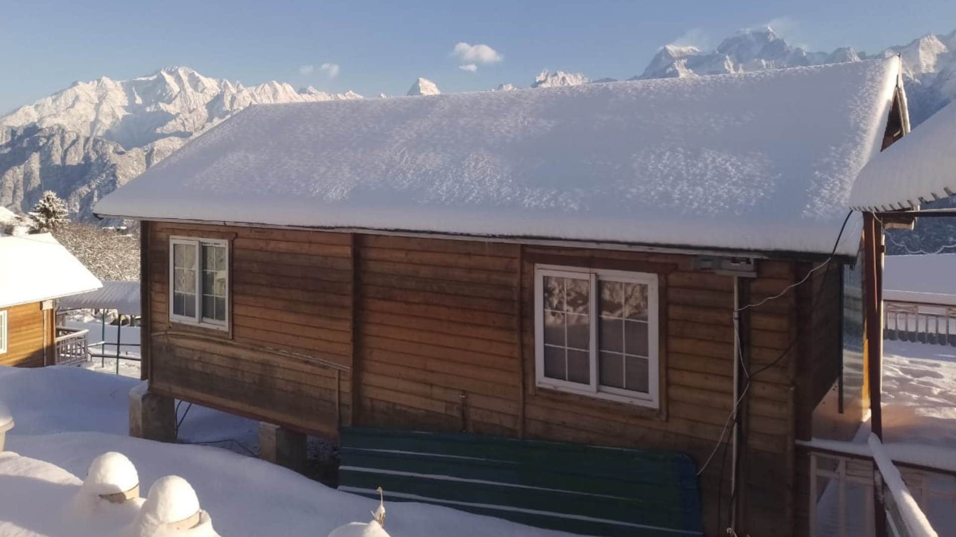 Uttarakhand weather Hotels Booking Starts Christmas and New Year In Auli After snowfall