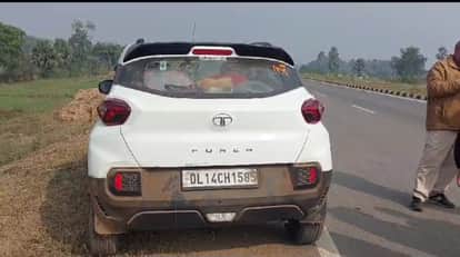 सड़क किनारे मिली लाश।