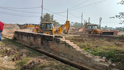 Bulldozers run on illegal colonies in Bareilly