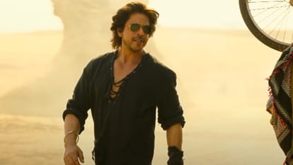 Shah Rukh Khan promoting Dunki in Dubai he shared plot details of the film see netizens reaction