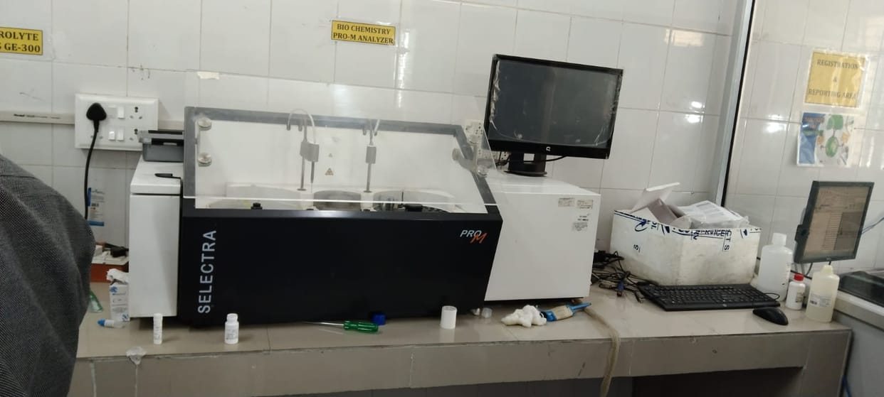 Biochemistry machine in Lohia Womens Hospital broken in Farrukhabad, tests of liver and kidney stopped