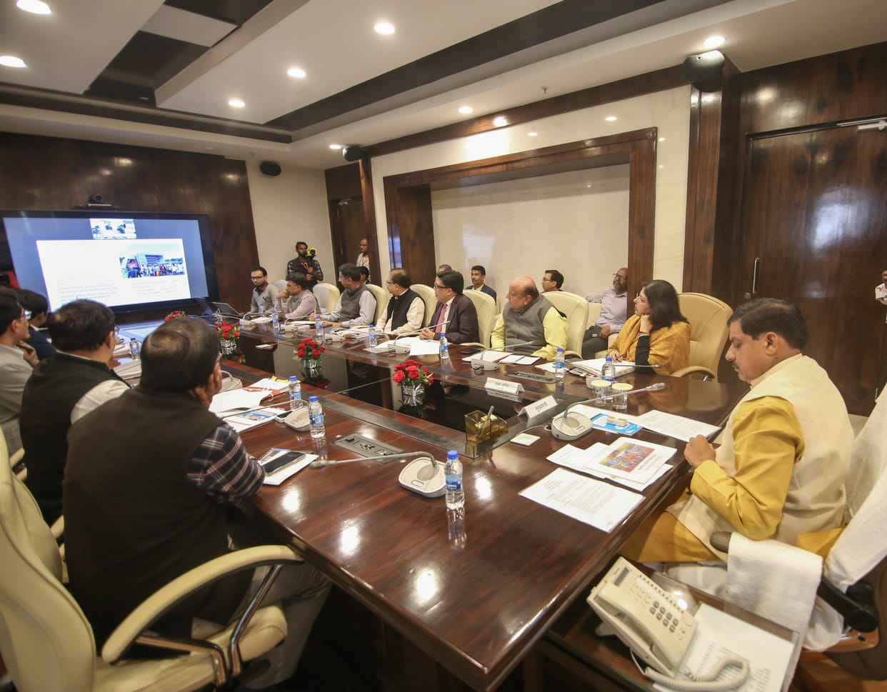 MP News: CM gave instructions to Collector-Commissioner regarding Bharat Sankalp Yatra, open borewells will al