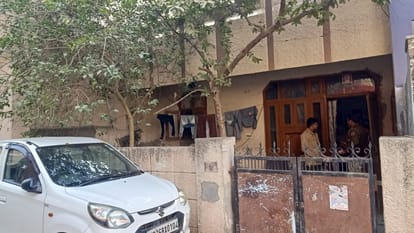 संसद की सुरक्षा में सेंध: उस घर में पसरा सन्नाटा, जहां रची देश की सबसे सुरक्षित जगह को भेदने की साजिश Lok Sabha Security Breach Silence spread in Housing Board Society police guarded Vicky's house