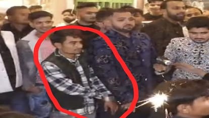 सावधान: शादियों में कैसे होती है चोरी? ये वीडियो कर देगा हैरान; महज 20 सेकंड में जेब से उड़ाए 26 हजार रुपये How does theft happen in weddings video surprise you Lost 26 thousand rupees in just 20 seconds