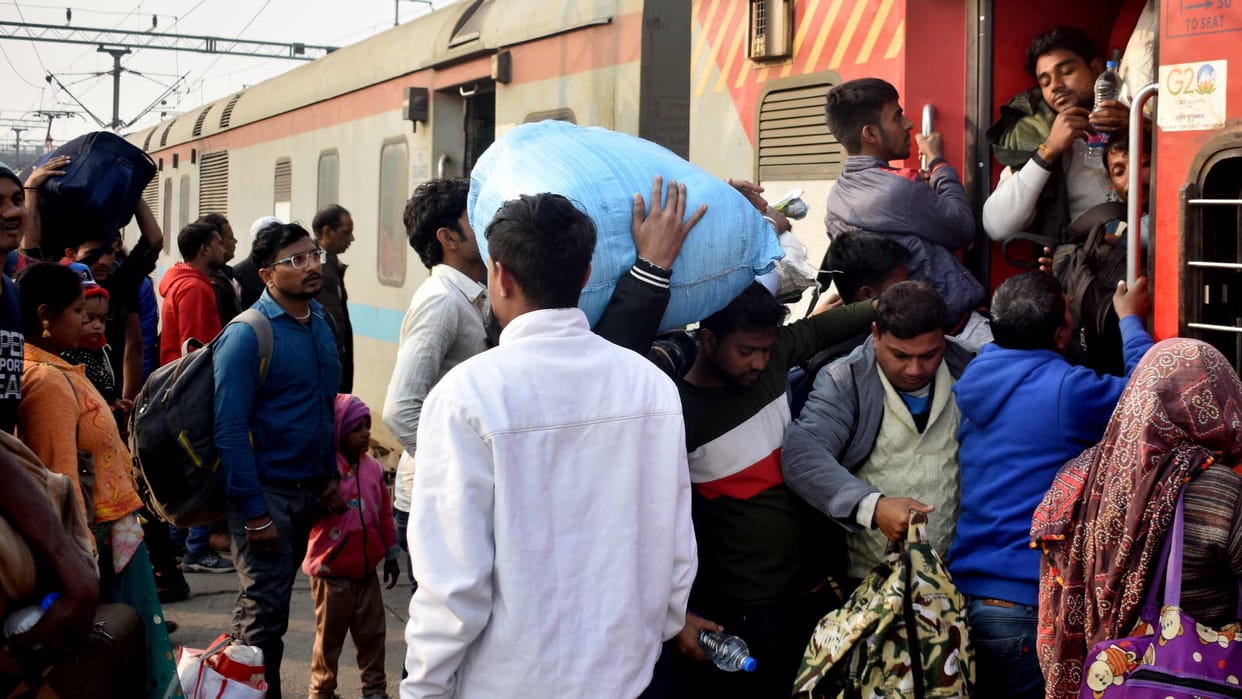 Saptakranti Express arrived late by four and a quarter hours