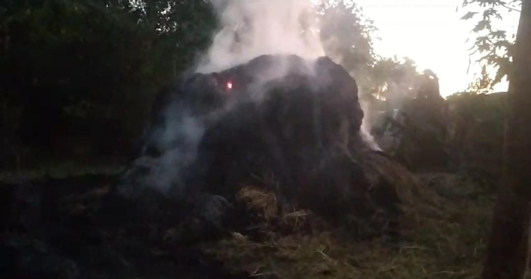 Sudden fire broke out in paddy kept in the barn, brought under control after hours of efforts by the villagers