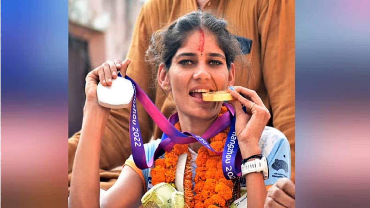 Parul Chaudhary will get Arjun Awardee and father distributed sweets in village